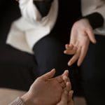 high-angle-therapist-patient-chatting